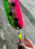 Šviečiantys trišakiai lašišoms 1/0 6vnt - Image 2